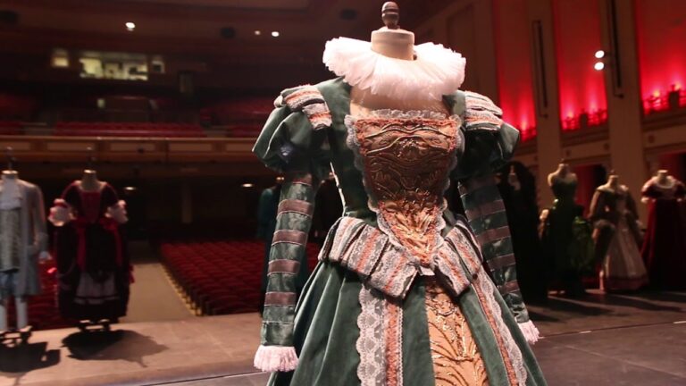Tela Can Can: La Revoluci&oacute;n Teatral de la Moda