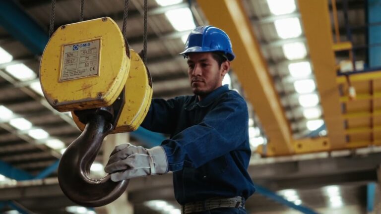 Tendencia en Uniformes Duraderos: Estilo y Resistencia en el Trabajo